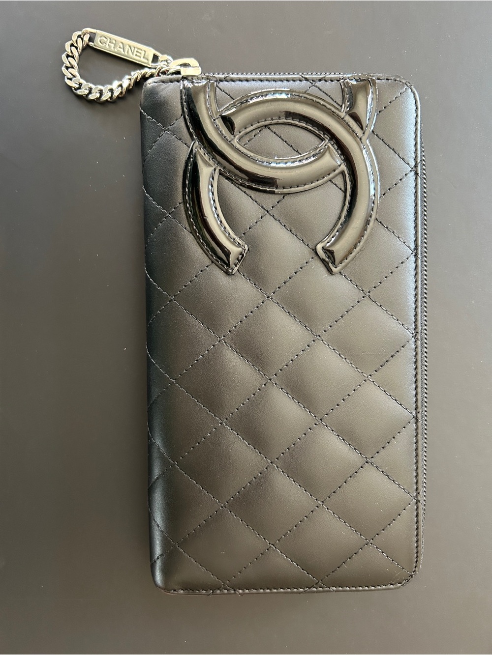 CHANEL Black Quilted Leather Zip Wallet with CC Charm